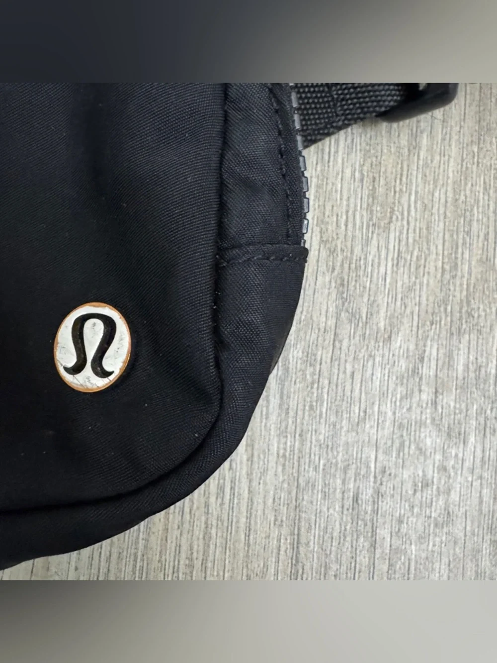 Lululemon Everywhere Belt Bag 1L 🖤 - Picture 4 of 7